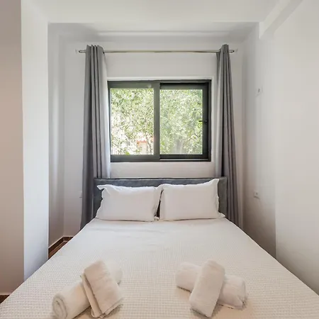 Exclusive Seafront By Pikhost Appartamento Vlorë