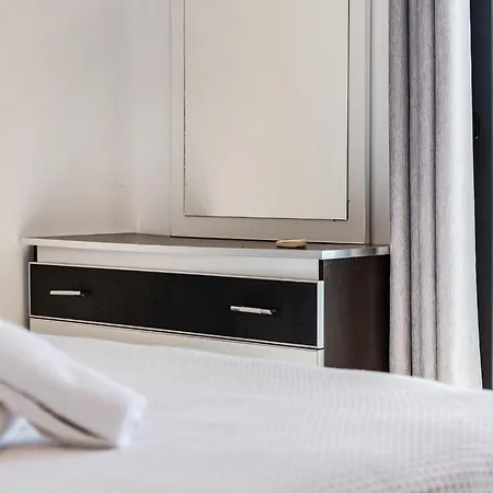 Exclusive Seafront By Pikhost Apartamento