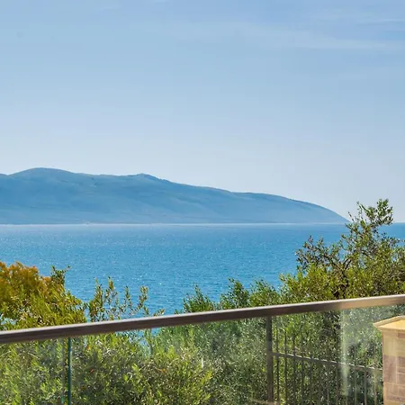 Appartamento Exclusive Seafront By Pikhost