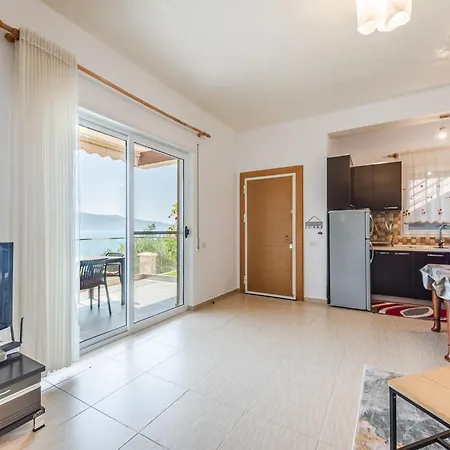 Exclusive Seafront By Pikhost Appartamento Vlorë