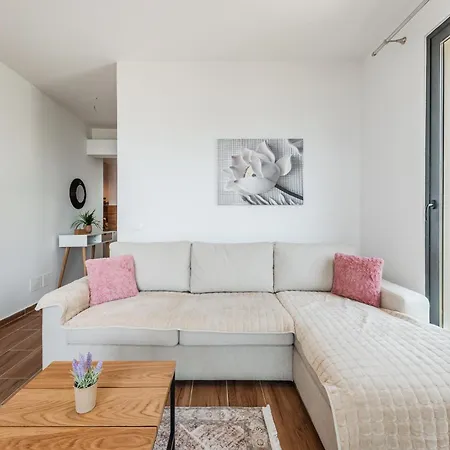 Apartamento Exclusive Seafront By Pikhost