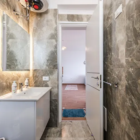 Apartamento Exclusive Seafront By Pikhost