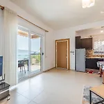 Exclusive Seafront By Pikhost Апартаменты Влёра