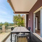 Апартаменты Exclusive Seafront By Pikhost Влёра