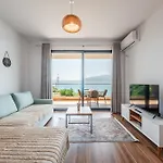 Exclusive Seafront By Pikhost Апартаменты Влёра