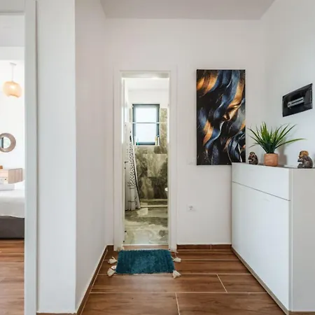 Apartman Exclusive Seafront By Pikhost