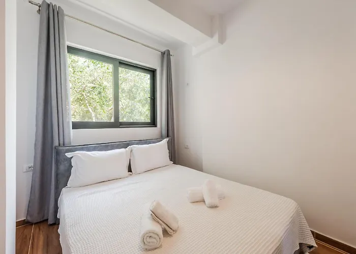 Exclusive Seafront By Pikhost