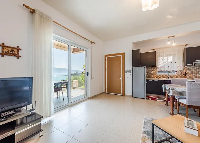 Exclusive Seafront By Pikhost Appartement Vlorë