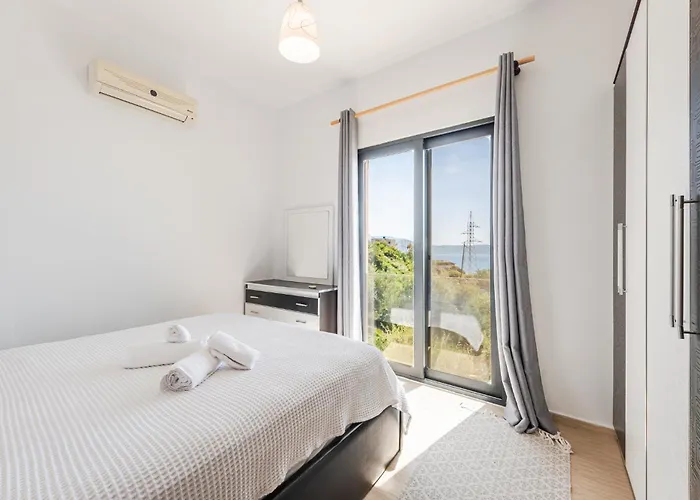 Exclusive Seafront By Pikhost *