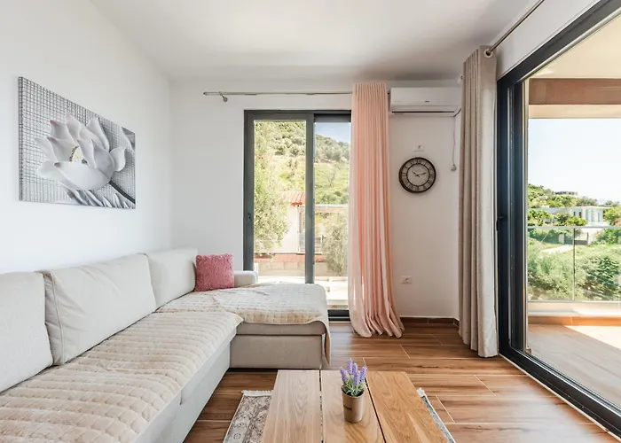 Exclusive Seafront By Pikhost *